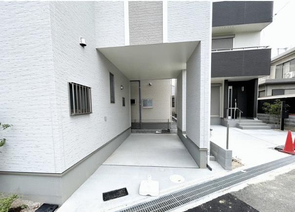 New 4LDK Detached House for Sale in Takatsuki, Osaka - Thumbnail 2