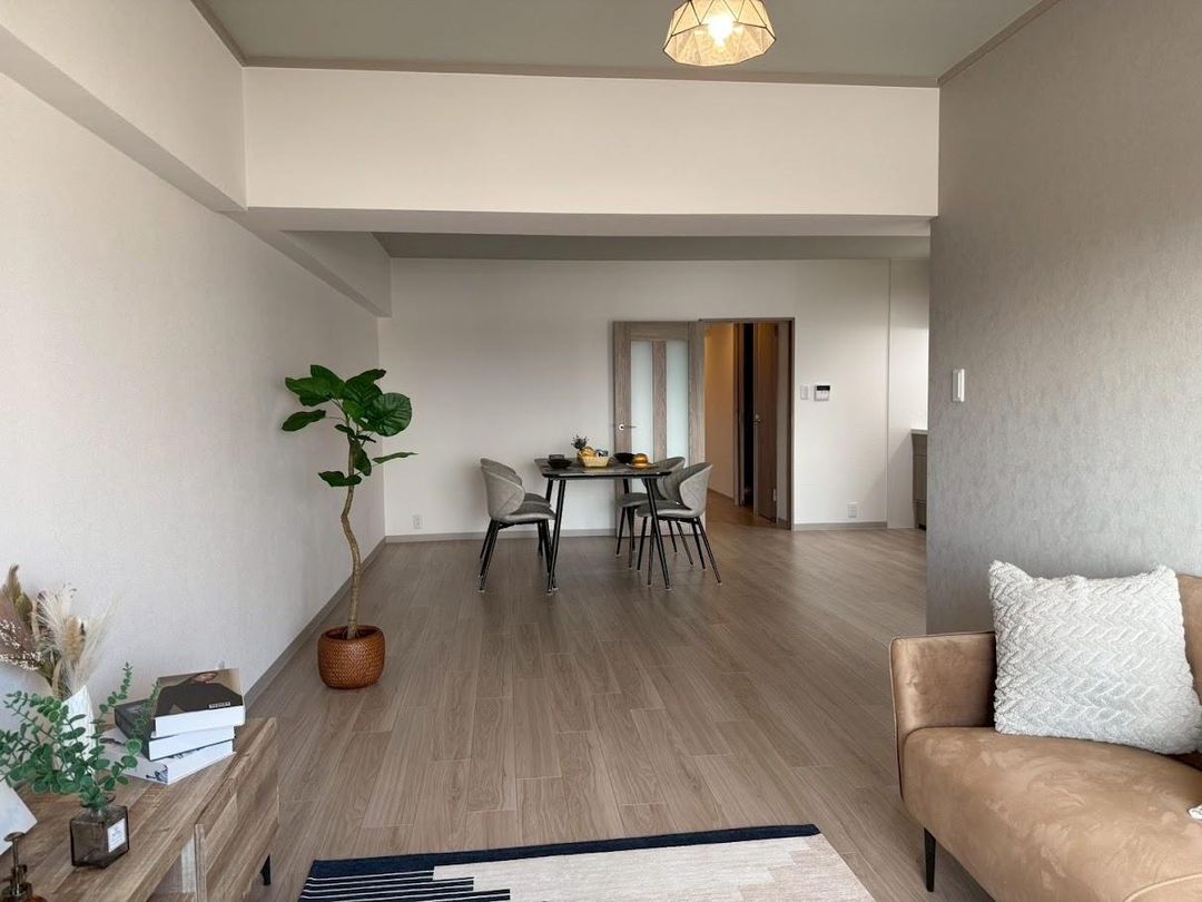Renovated 2LDK Apartment for Sale in Suita, Osaka - Thumbnail 2