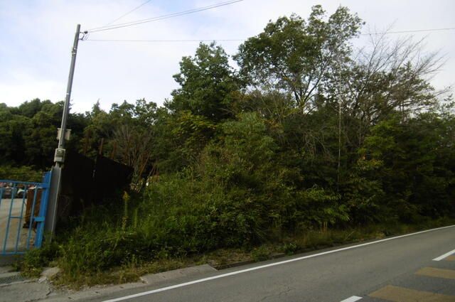 993 sqm Land for Sale in Kakogawa, Hyogo - Storage Yard Potential - Thumbnail 3