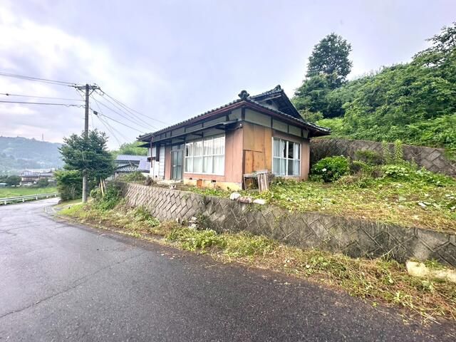 Used 4DK House for Sale in Yasuoka Village, Nagano - Image 1