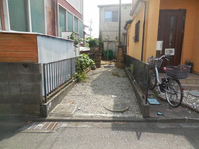 3DK Detached House for Sale in Sagamihara, Kanagawa - 5.8M Yen - Thumbnail 2