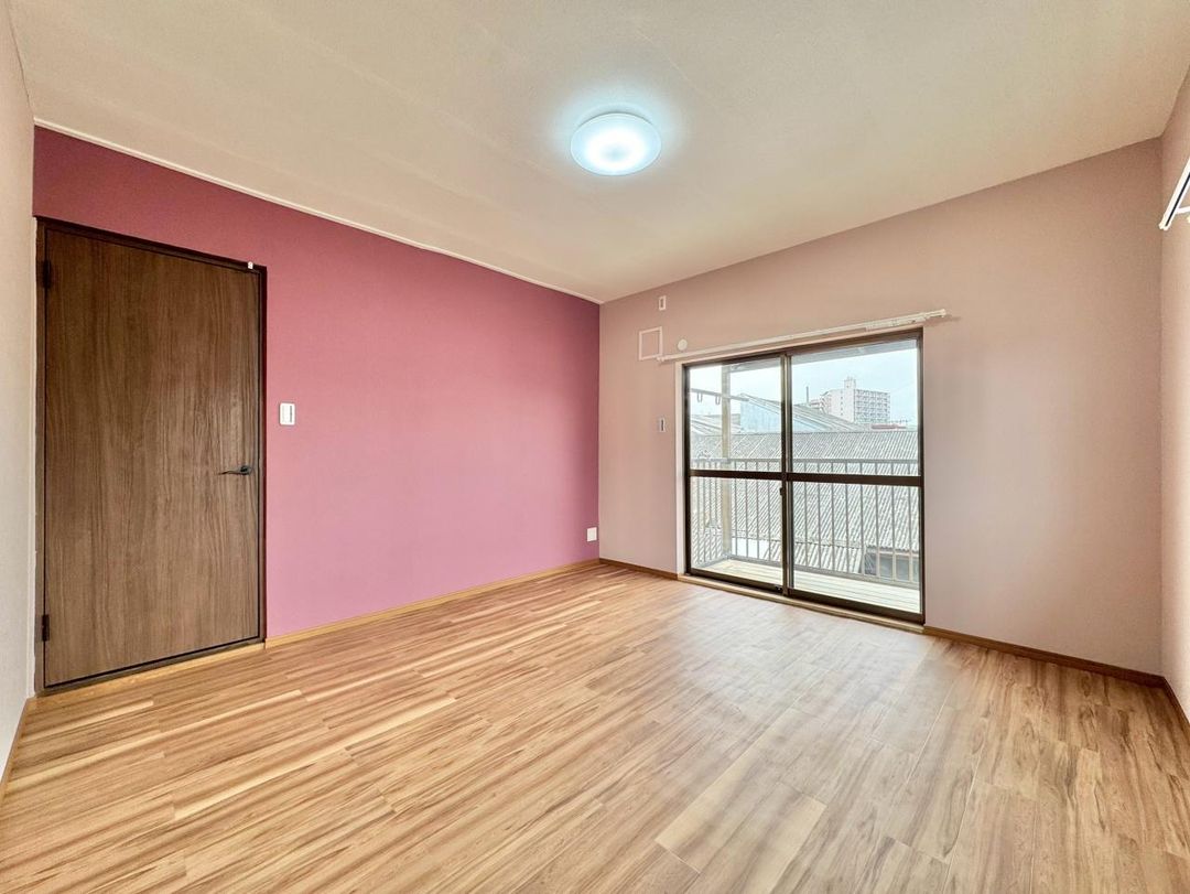 Renovated 3LDK House for Sale in Kaizuka, Osaka - 9.18% Yield - Thumbnail 2