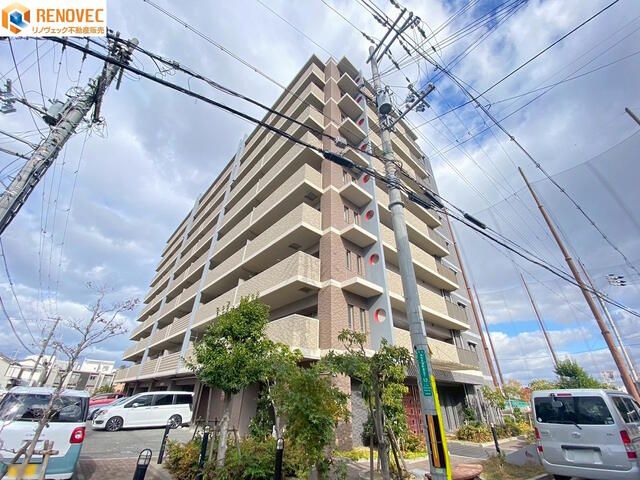 Renovated 3LDK Apartment for Sale in Sakai, Osaka - Image 1
