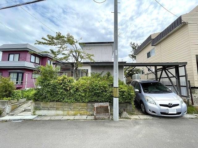 5LDK House for Sale in Hakodate, Hokkaido - Quiet Neighborhood - Thumbnail 2