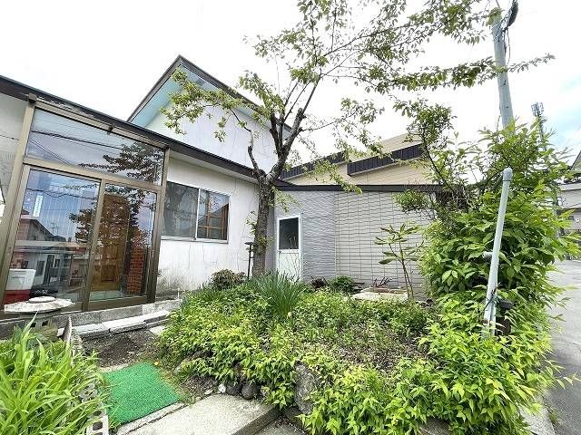 5LDK House for Sale in Hakodate, Hokkaido - Quiet Neighborhood - Thumbnail 3