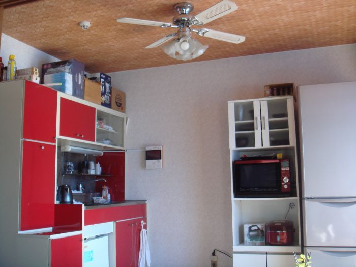 Fully Renovated 2DK Apartment with Onsen in Takamatsu - Thumbnail 4