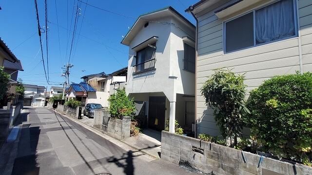4DK Detached House for Sale in Matsuyama, Ehime - Thumbnail 2