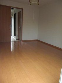 1K Apartment for Rent in Kikugawa, Shizuoka - 19,000 Yen - Thumbnail 2