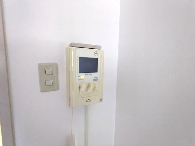 Renovated 1K Apartment for Rent in Matsuyama's Dogo Area - Thumbnail 4