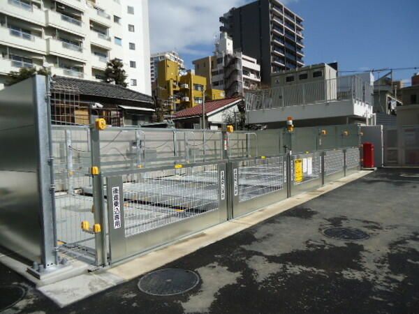 1K Apartment for Sale in Meguro, Tokyo - 2018 Build - Thumbnail 3