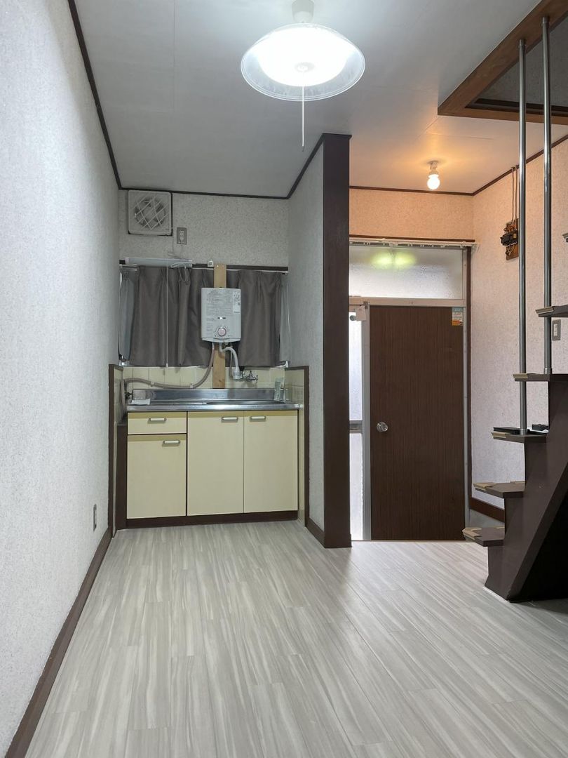 Renovated 3DK Terrace House for Rent in Daito City, Osaka - Thumbnail 3