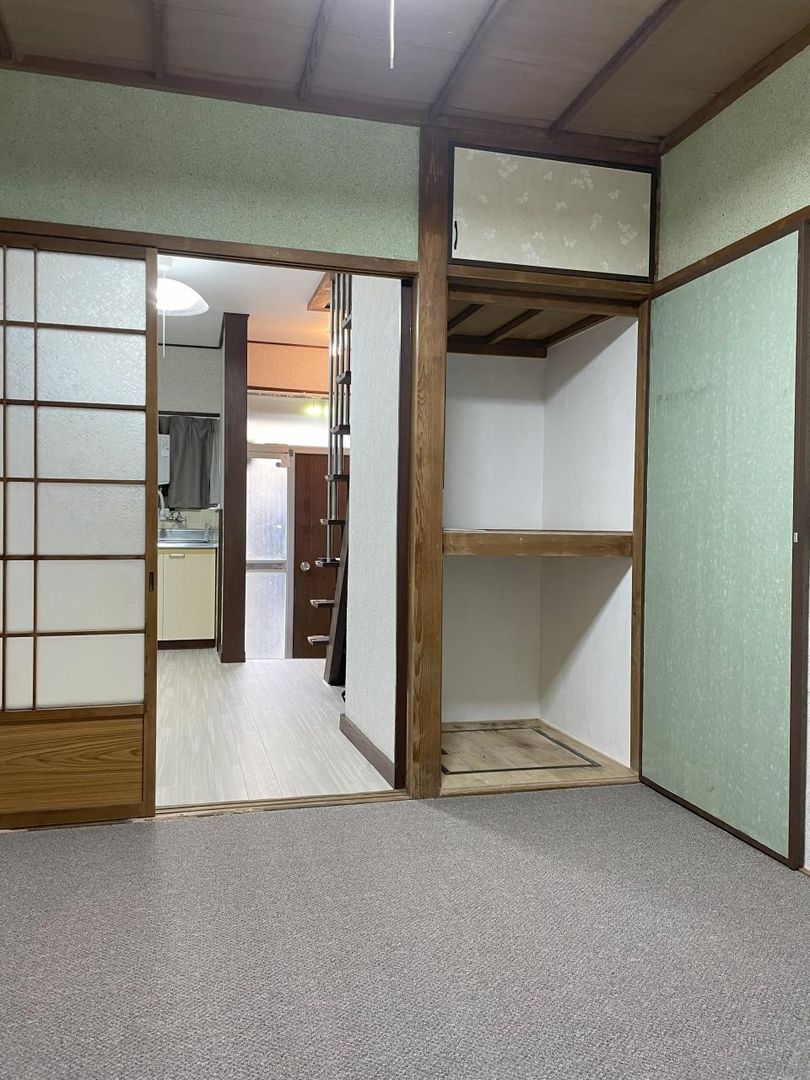 Renovated 3DK Terrace House for Rent in Daito City, Osaka - Thumbnail 4