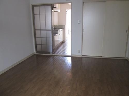 1K Townhouse for Rent in Higashisumiyoshi, Osaka - 40,000 Yen - Thumbnail 2