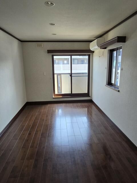 4SLDK Custom Sekisui Heim House with Solar Power in Seto - Thumbnail 3