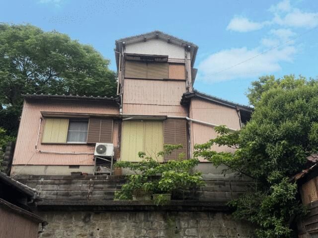 7K House for Sale in Kitakyushu Quiet Neighborhood - Thumbnail 2