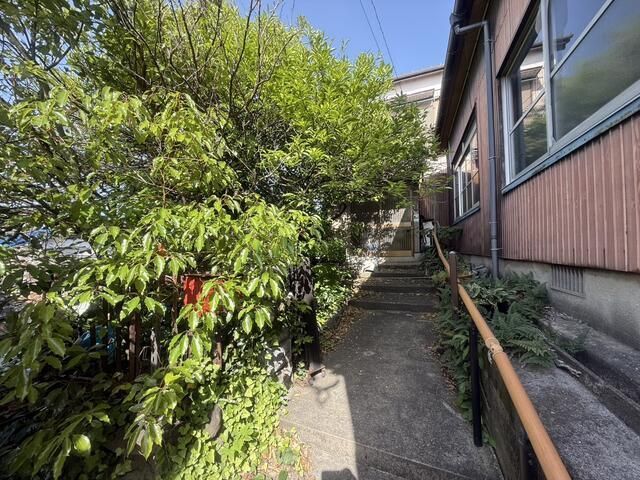 7K House for Sale in Kitakyushu Quiet Neighborhood - Thumbnail 3