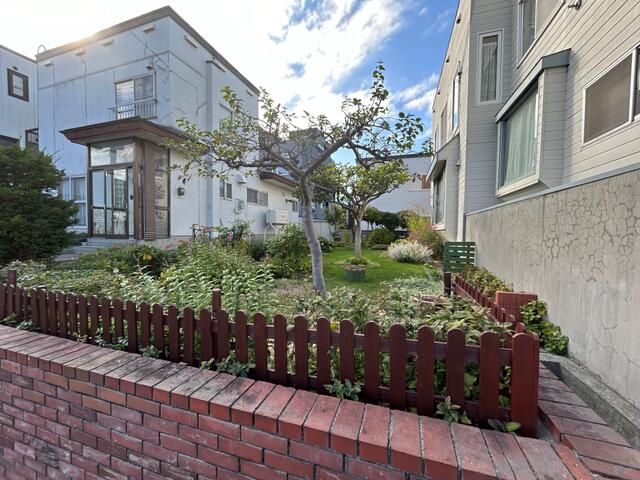 6LDK Detached House with Garden in Sapporo's Teine Ward - Thumbnail 3