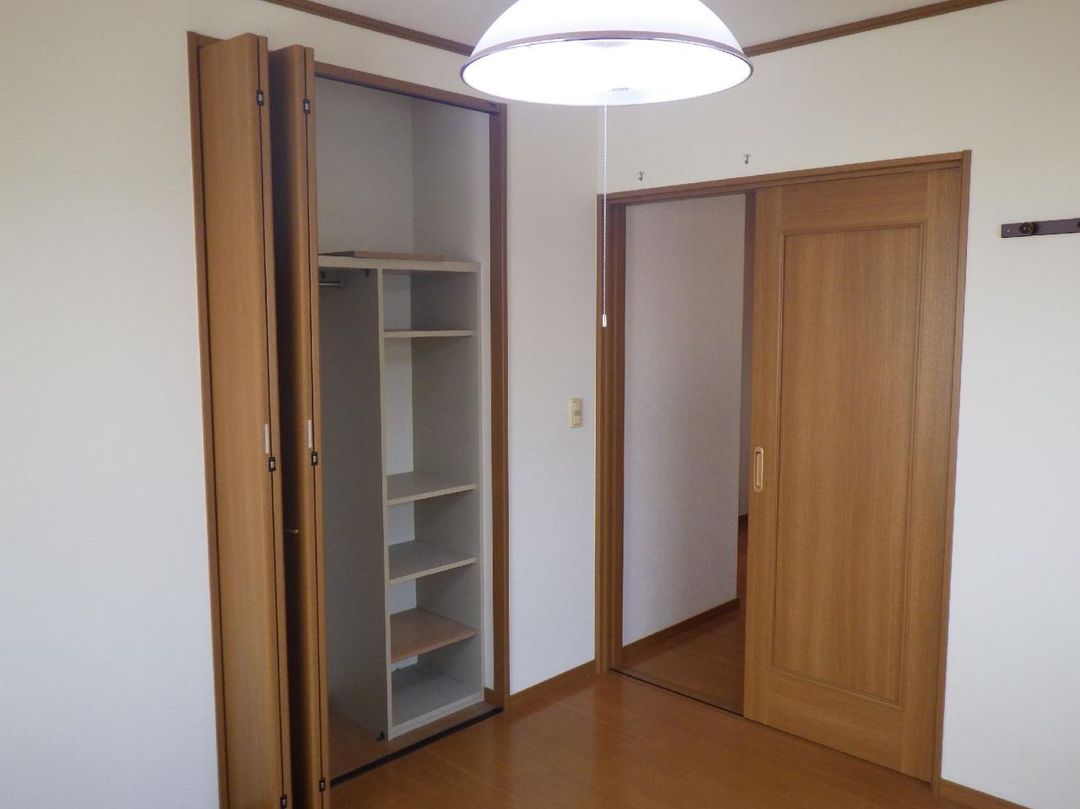 5SLDK Family House in Aichi with Renovated Exterior and All-Electric System - Thumbnail 3