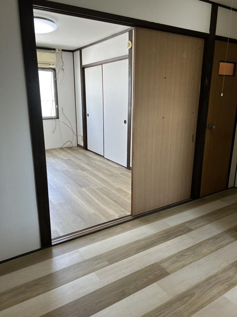 1DK Apartment for Rent in Nishinari, Osaka - 40,000 Yen - Thumbnail 4