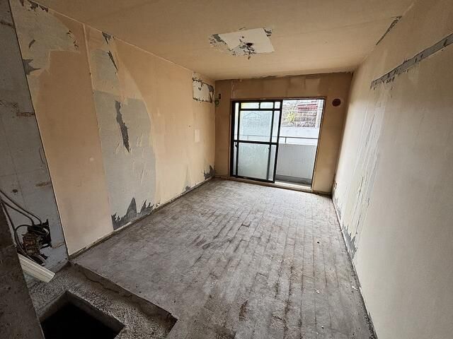 Studio Apartment for Sale in Higashiyama, Kyoto Near Tofukuji Station - Thumbnail 3