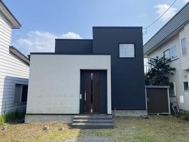 4LDK House for Sale in Hokuto, Hokkaido with 3 Parking Spaces - Thumbnail 2