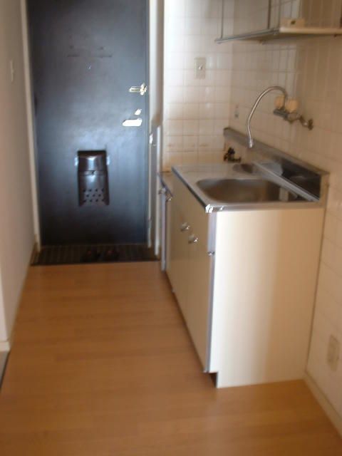 1K Apartment for Rent in Matsuyama, Ehime - 25,000 Yen - Thumbnail 3