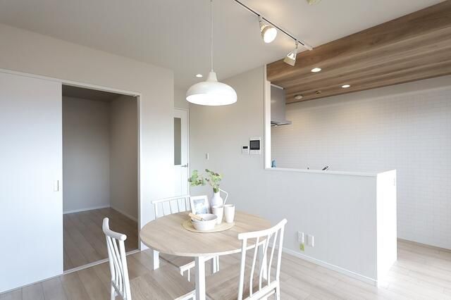 Renovated 2LDK Apartment for Sale in Yao, Osaka - Thumbnail 3