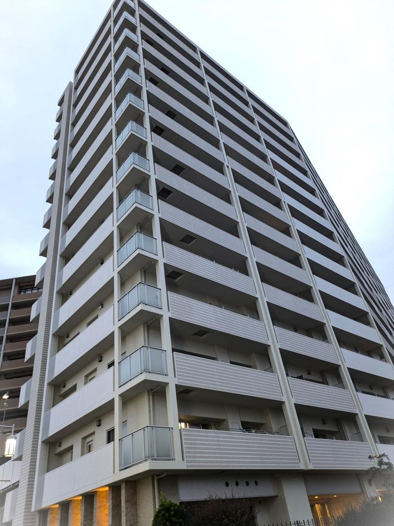 2LDK Apartment for Sale near Higashi-Kishiwada Station, Osaka - Image 1