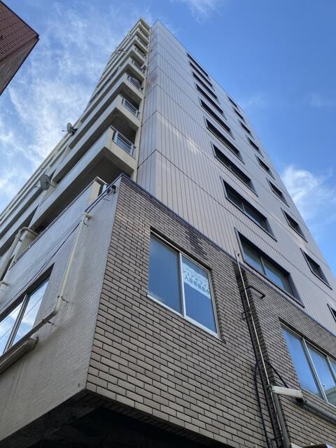1LDK Investment Apartment in Nishi-Azabu, Minato, Tokyo - Thumbnail 2
