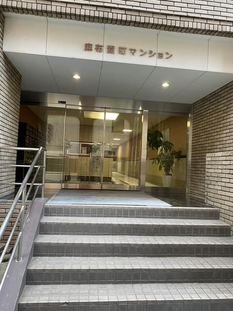 1LDK Investment Apartment in Nishi-Azabu, Minato, Tokyo - Thumbnail 3