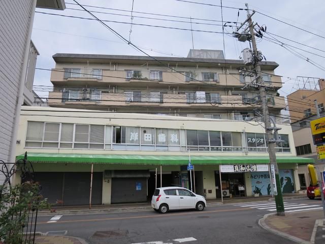 Converted One-Room Apartment for Sale Near Mihara Station, Hiroshima - Thumbnail 2