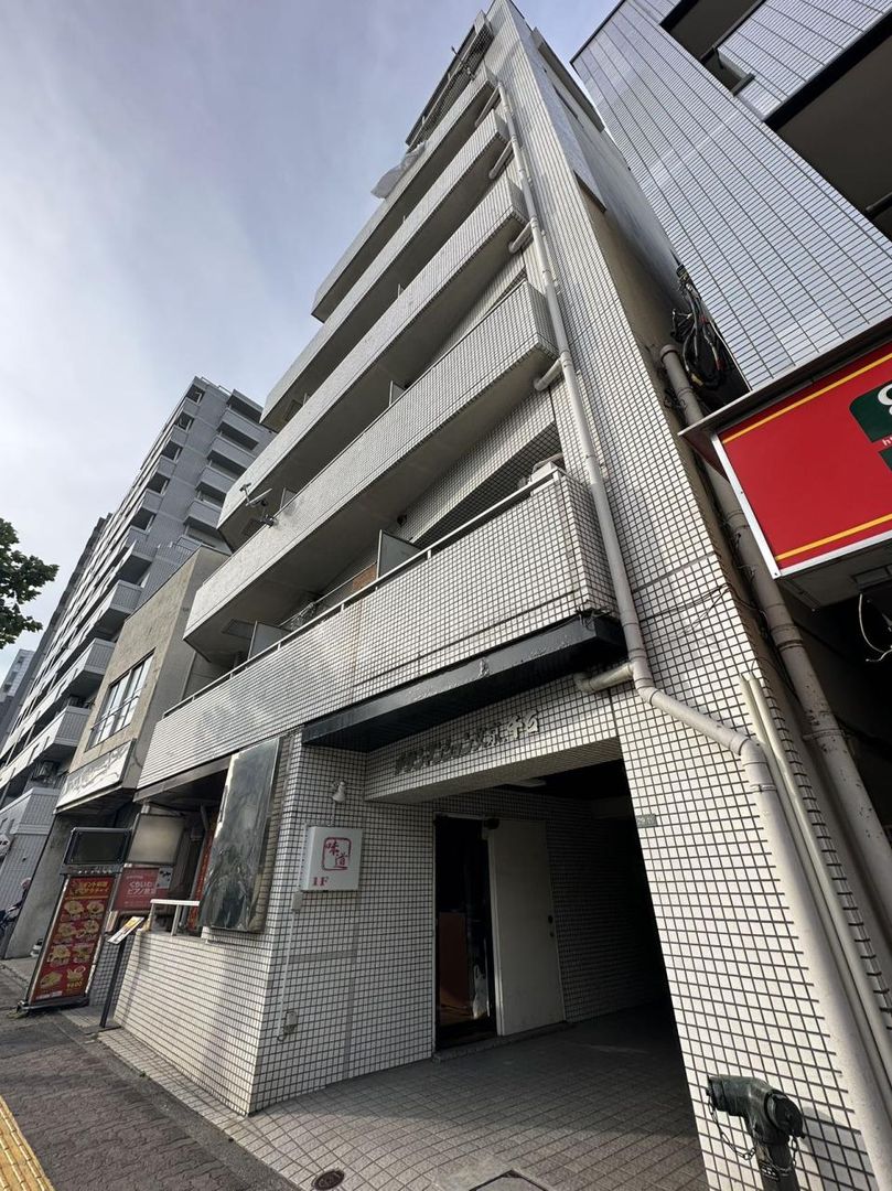 Bunkyo Ward Apartment Near Sengoku Station, Pet-Friendly Investment - Thumbnail 2