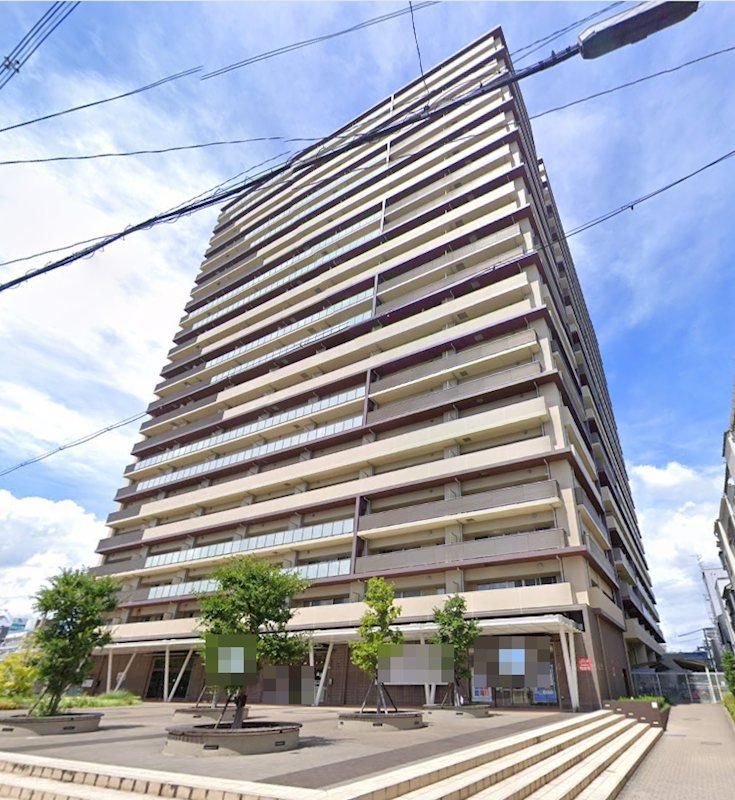 3LDK Tower Apartment for Sale Near Keihan Shori-en Station, Osaka - Image 1