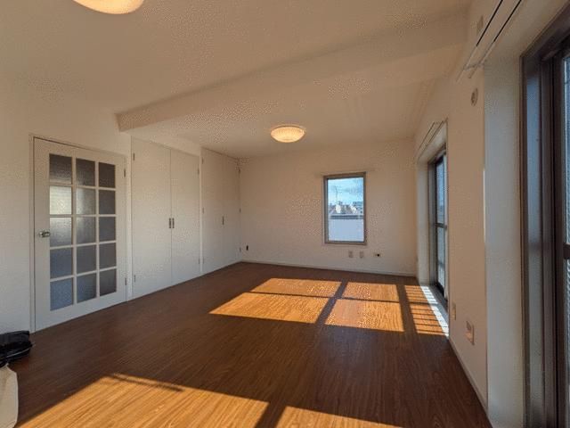 Renovated 1LDK Apartment for Sale in Nerima, Tokyo - Thumbnail 4
