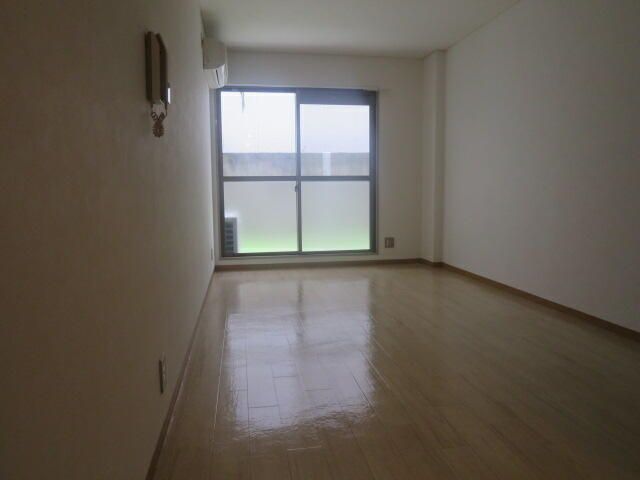 One-Room Apartment for Rent in Higashiosaka, Osaka - 24 sqm - Thumbnail 3