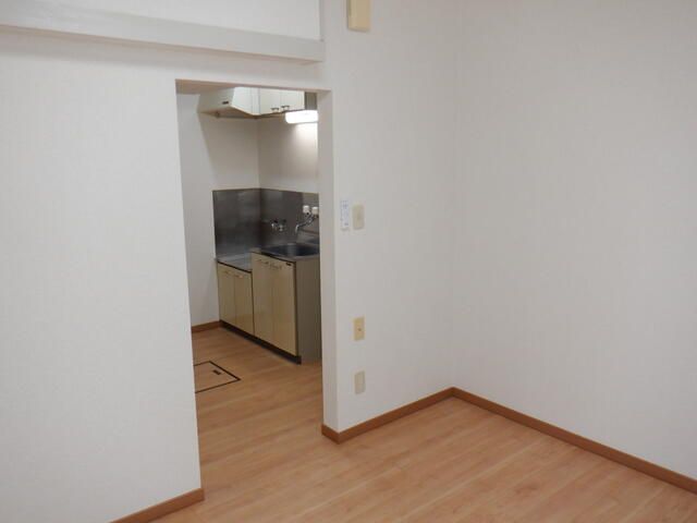 1K Apartment for Rent in Akita City - 25,000 JPY, No Deposit - Thumbnail 4