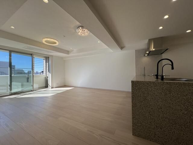 Renovated 2LDK Apartment in Ikebukuro, Tokyo | 75.92 sqm - Thumbnail 4