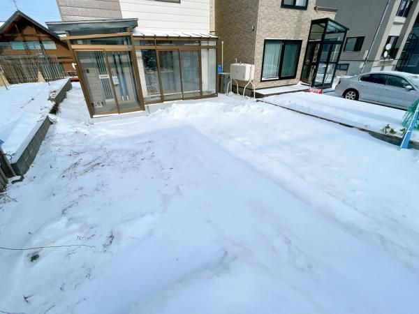 Renovated 3LDK House with 3-Car Parking in Sapporo's Teine Ward - Thumbnail 2