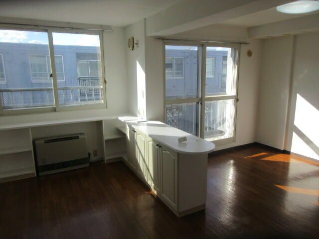 1K Apartment for Rent in Hiragishi, Sapporo, Hokkaido - Thumbnail 3