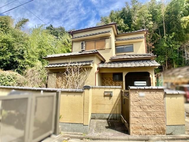 4DK House for Sale in Haginodai, Ikoma, Nara - Rebuild Potential - Thumbnail 2