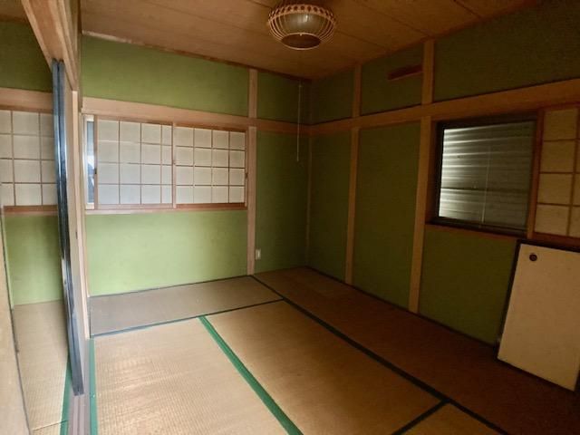 4DK House for Sale in Haginodai, Ikoma, Nara - Rebuild Potential - Thumbnail 3