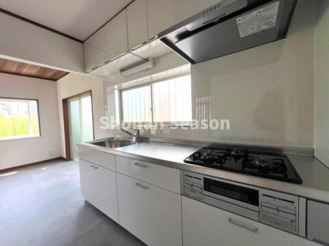 Renovated 3LDK House with Garden in Samukawa, Kanagawa - Thumbnail 3