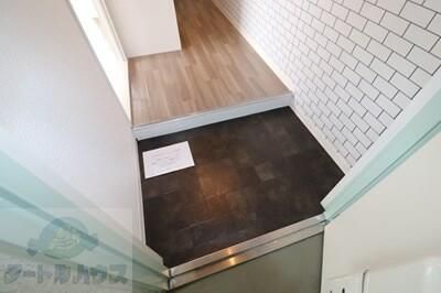 1K Apartment for Rent near Shijonawate Station, Daito City - Thumbnail 2