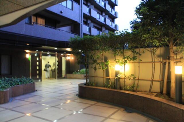 1R Apartment for Sale near Shirokanedai Station, Minato, Tokyo - Thumbnail 2