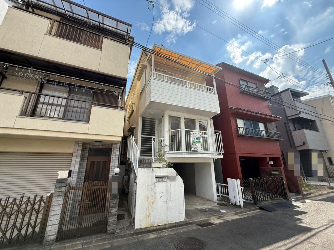 3-Story 3LDK House for Sale in Takatsuki, Osaka - Thumbnail 3