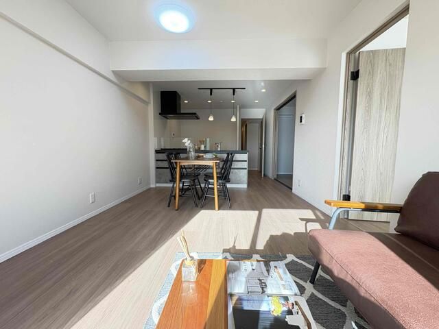 Renovated 3LDK Apartment with Walk-in Closets in Minoh, Osaka - Thumbnail 3
