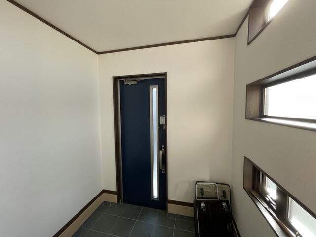 Shop & Home with Solar Power & 12+ Car Parking in Nishio - Thumbnail 3