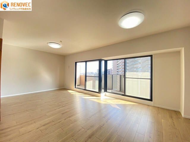 Renovated 3LDK Apartment for Sale in Sakai, Osaka - Thumbnail 4