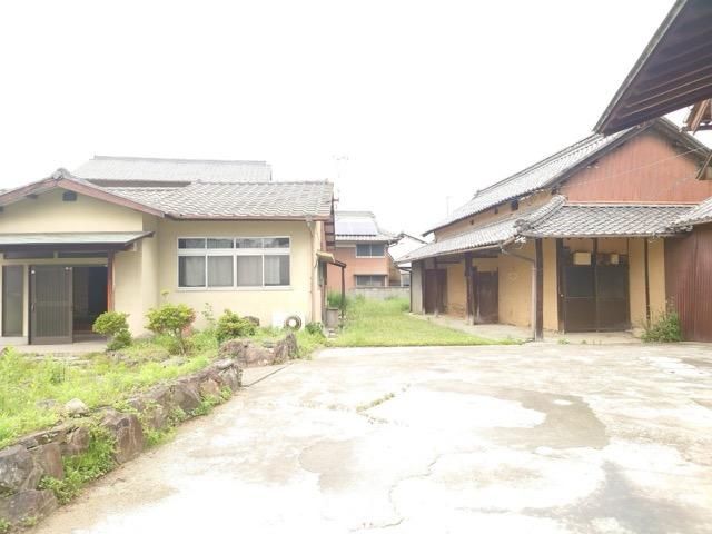 8K Used House with Large Land in Marugame City, Kagawa - Thumbnail 2