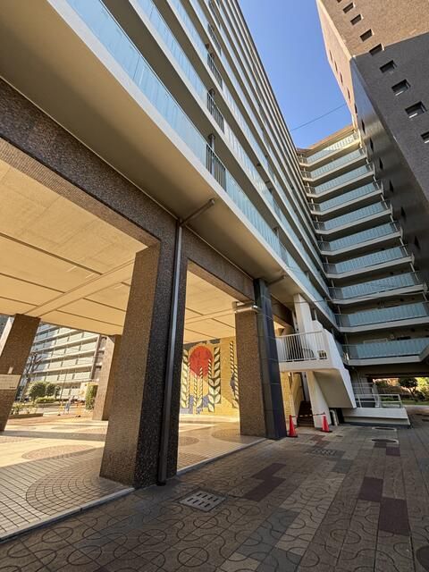 4DK Apartment for Sale in Suminoe Ward, Osaka with South Balcony - Thumbnail 2